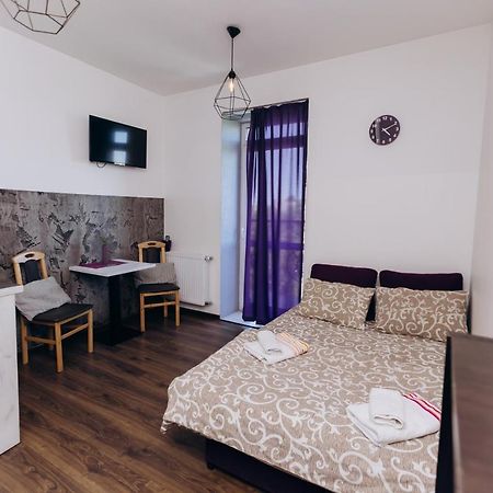 Нові Apartments Біля Жд Вокзалу Ivano-Frankivsk Exterior foto